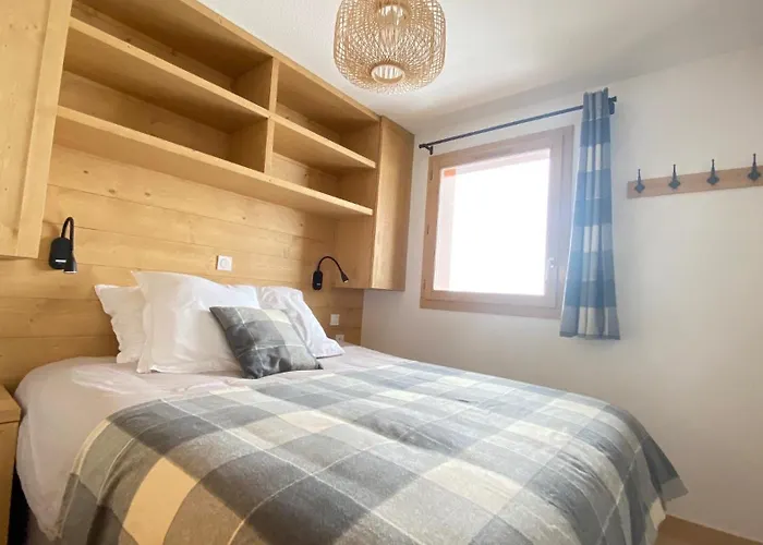 アパート La Bergerie 10-12 Personnes Au Pied Des Pistes A Montalbert ラ・プラーニュ