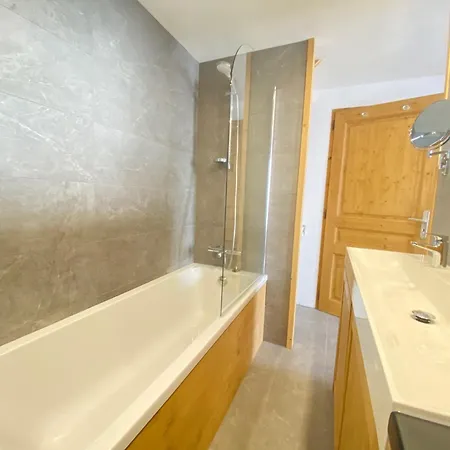 La Bergerie 10-12 Personnes Au Pied Des Pistes A Montalbert La Plagne